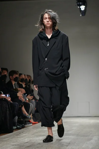 Look 8